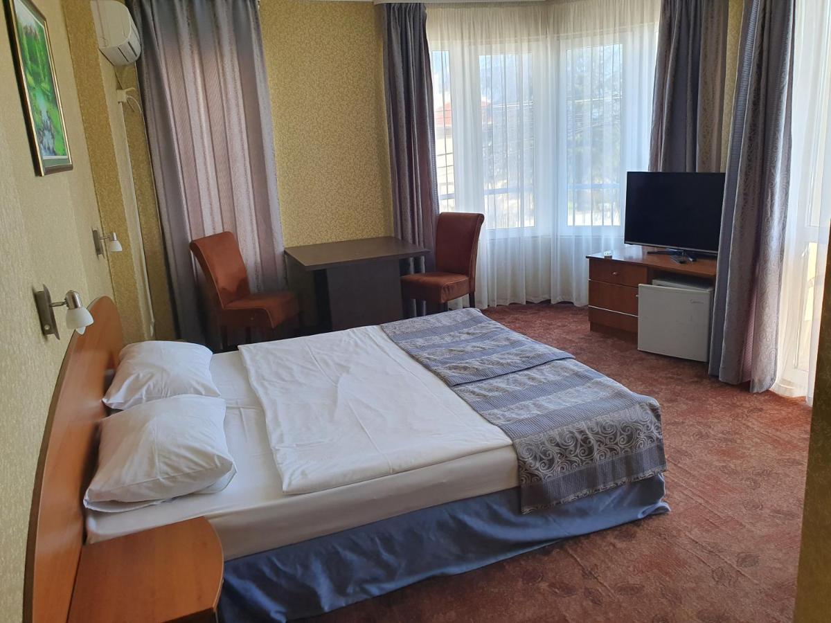 Family Hotel Lazuren Briag Бургас, Болгария